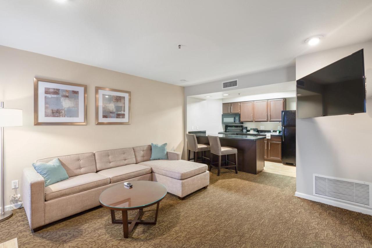 Chase Suites Brea-Fullerton - North Orange County Extérieur photo