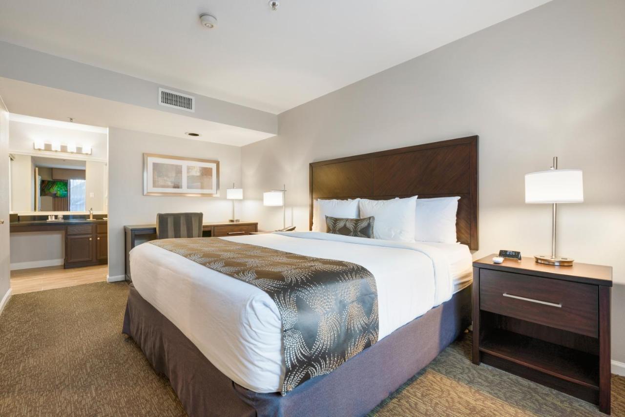 Chase Suites Brea-Fullerton - North Orange County Extérieur photo