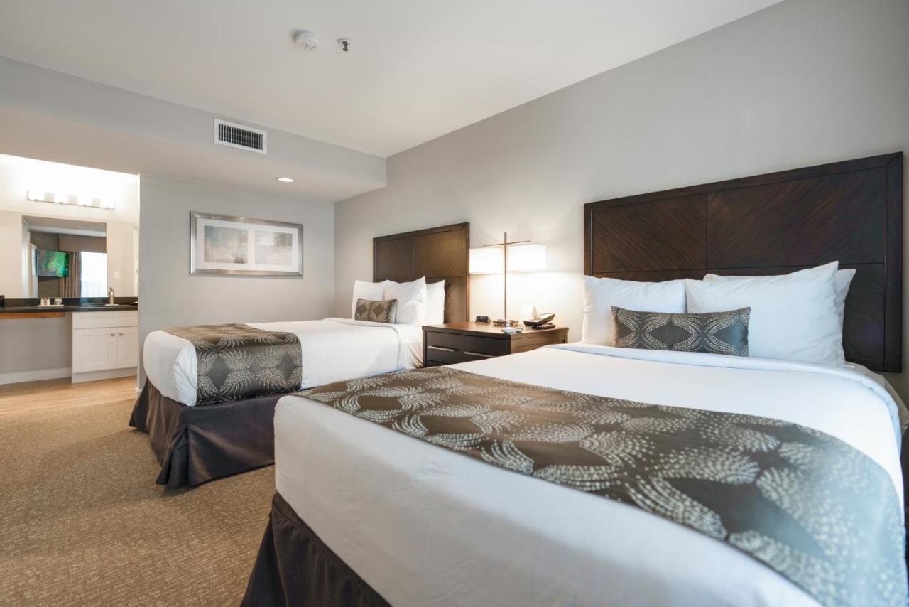 Chase Suites Brea-Fullerton - North Orange County Extérieur photo