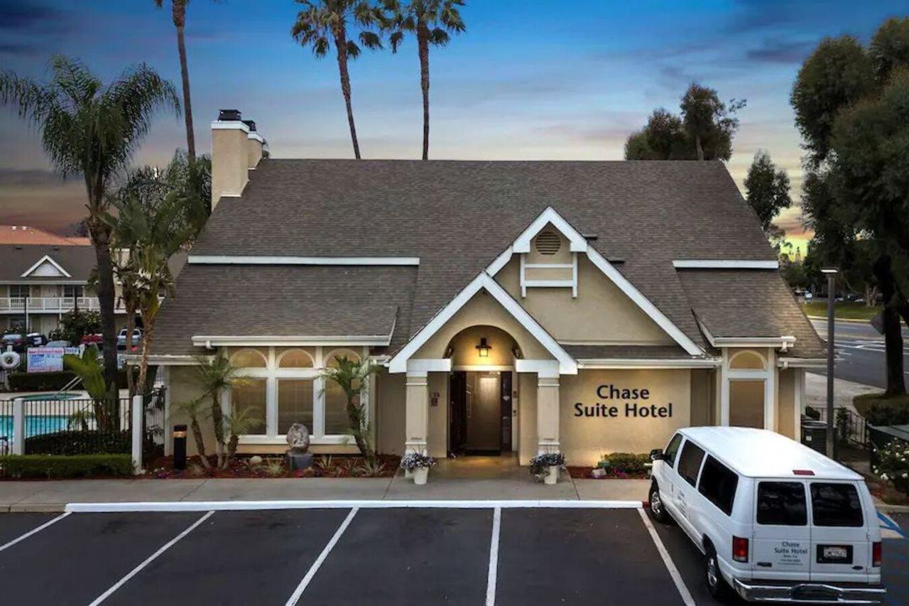 Chase Suites Brea-Fullerton - North Orange County Extérieur photo