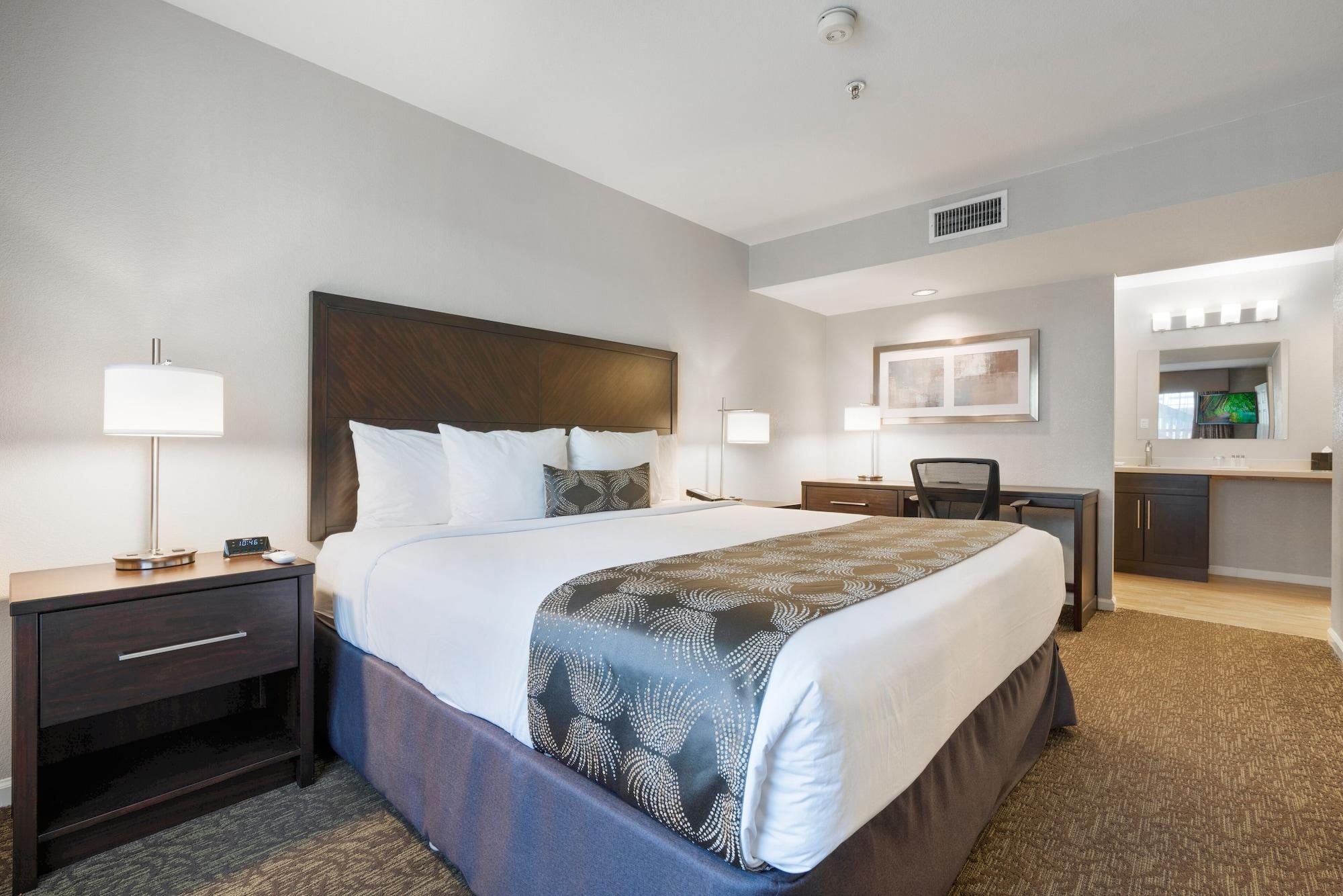 Chase Suites Brea-Fullerton - North Orange County Extérieur photo