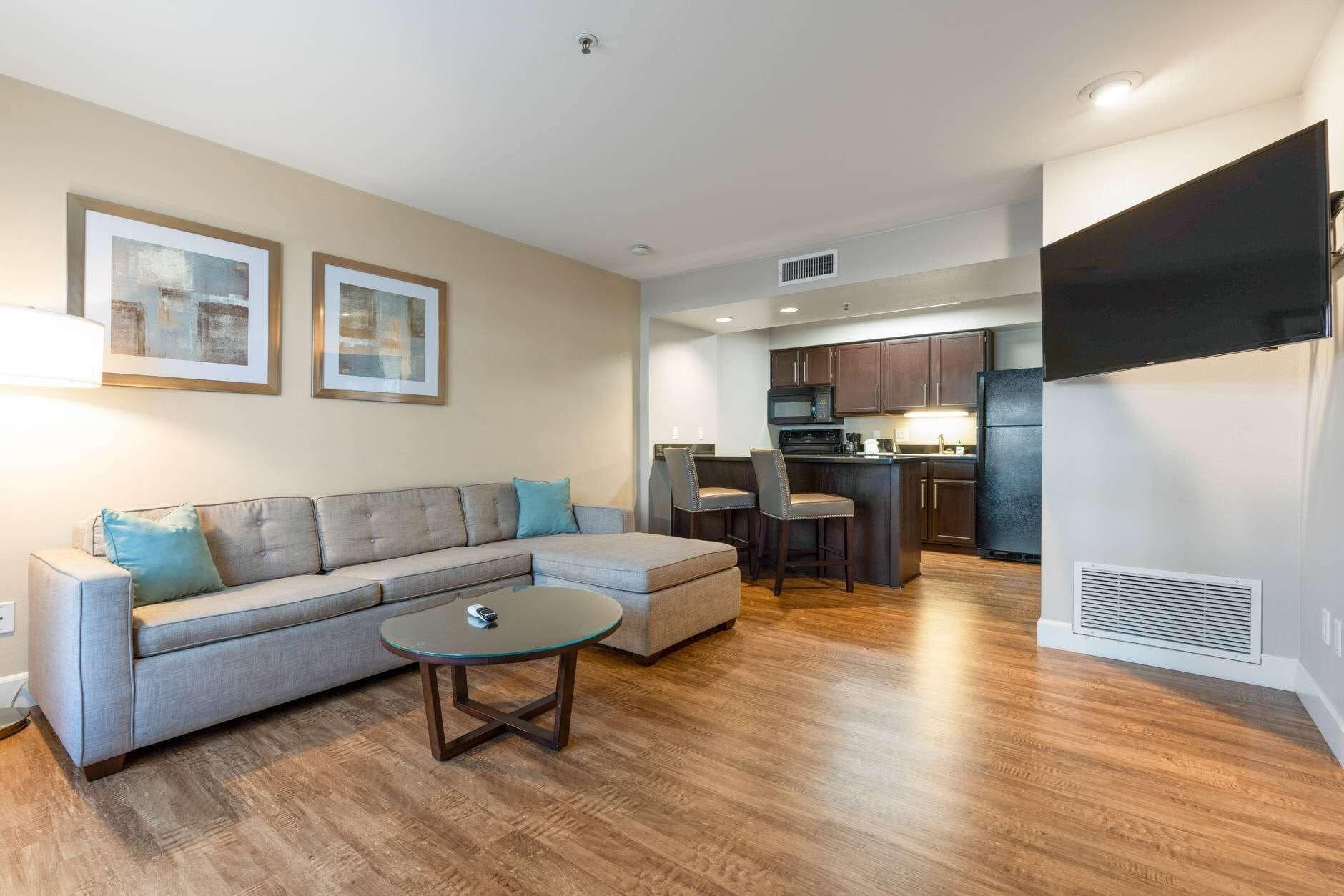 Chase Suites Brea-Fullerton - North Orange County Extérieur photo