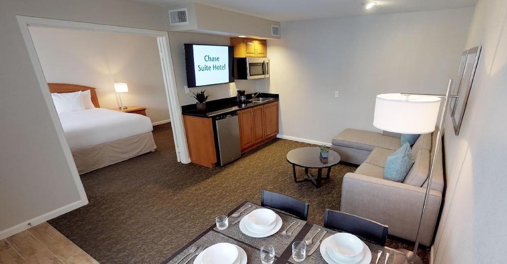 Chase Suites Brea-Fullerton - North Orange County Extérieur photo