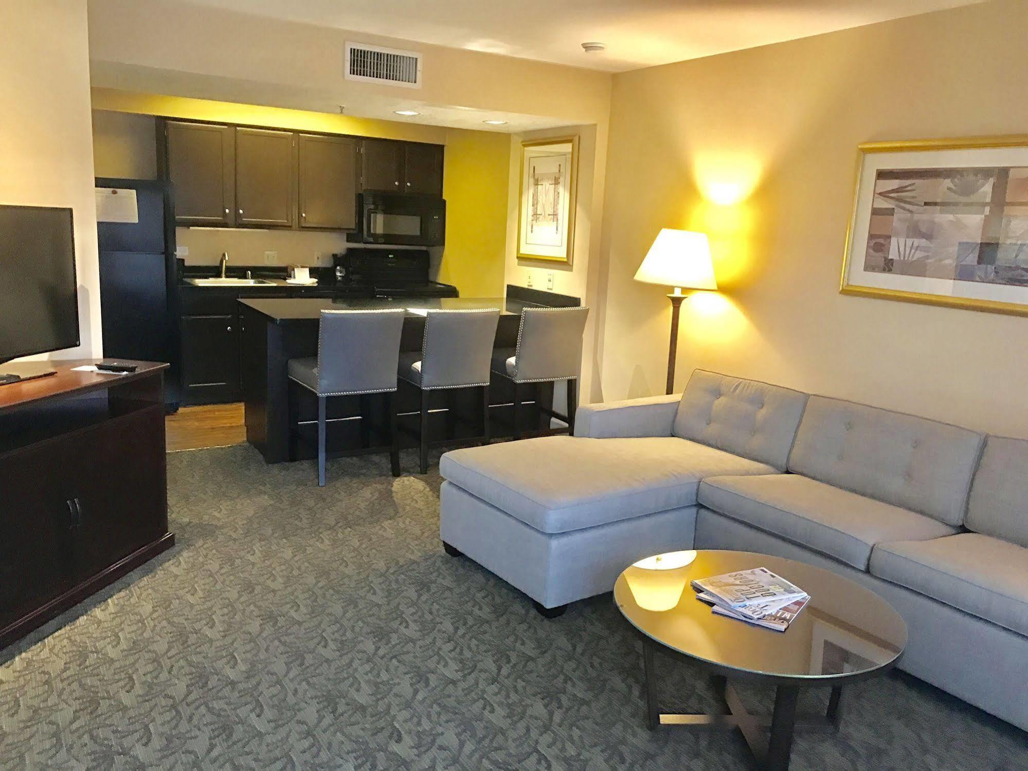 Chase Suites Brea-Fullerton - North Orange County Extérieur photo